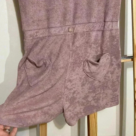 Yitty Fabletics, mauve purple,Terry short romper ,size medium ,hooded ,zip up ￼ - Picture 10 of 10